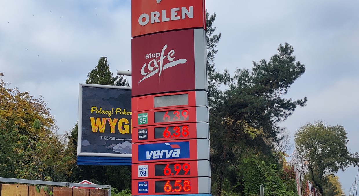 Ceny paliw stale rosną. Orlen wydał oświadczenie