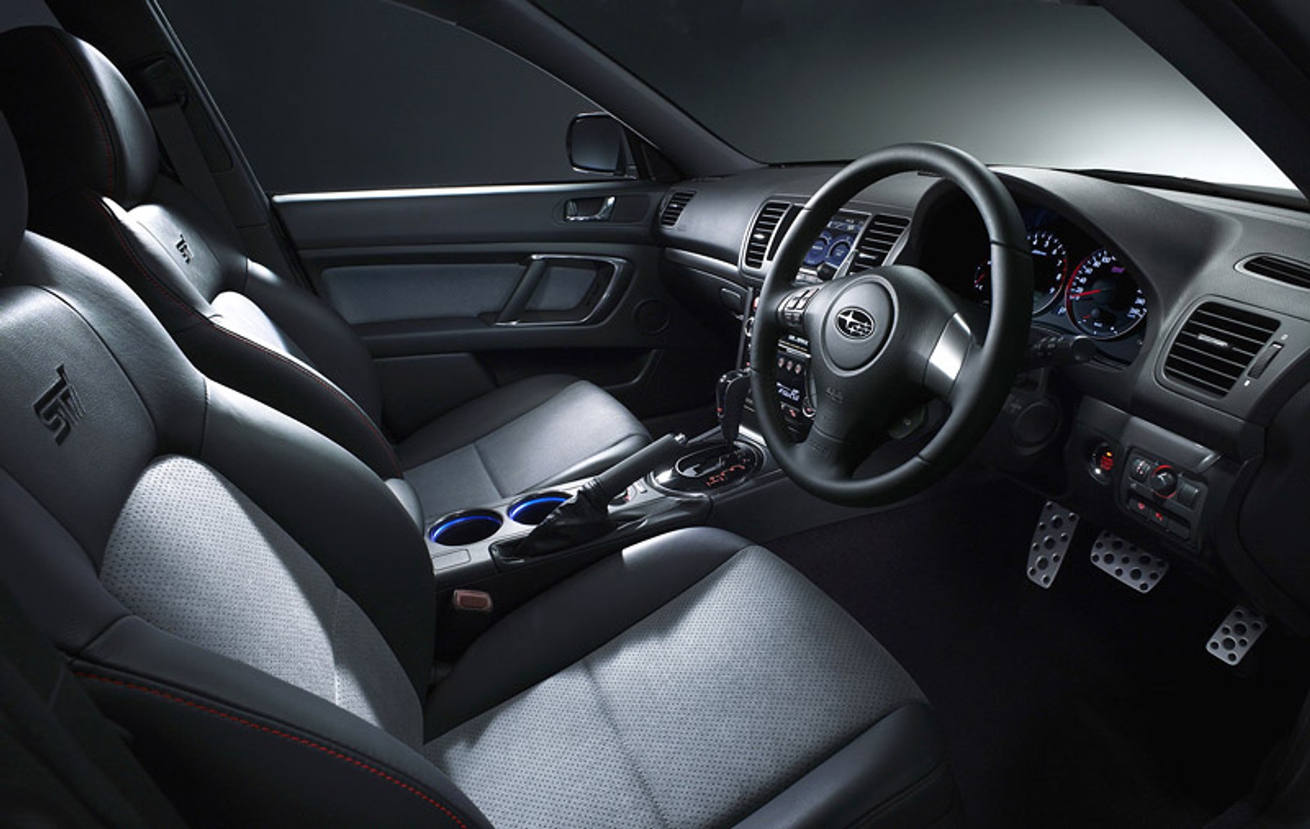 Subaru Legacy STI: niedostępny smakołyk