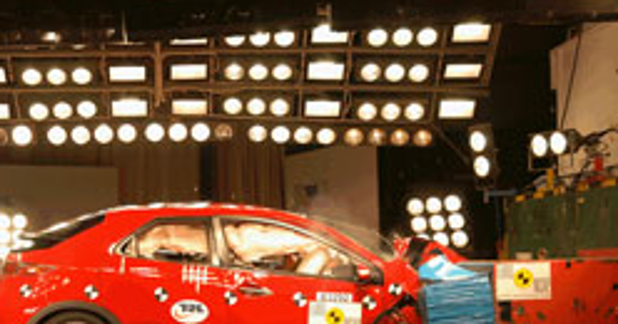 Październikowe wyniki Euro NCAP: Honda Civic, Kia Carnival, Lexus IS