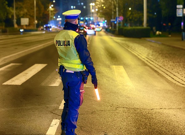 Policjanci z Suwałk rozbili złodziejski duet. Uderzali metodą na tablice rejestracyjne