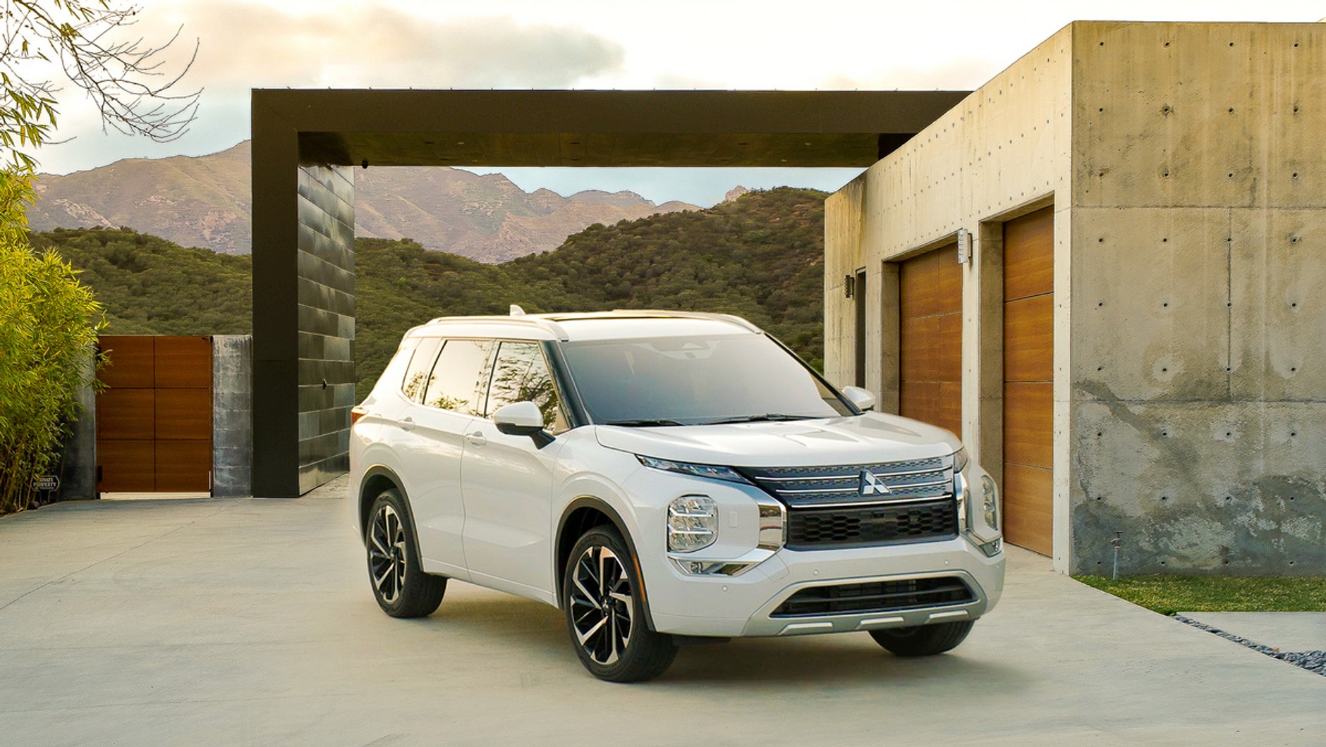 Mitsubishi Outlander (czwarta generacja; od 2021 r.)