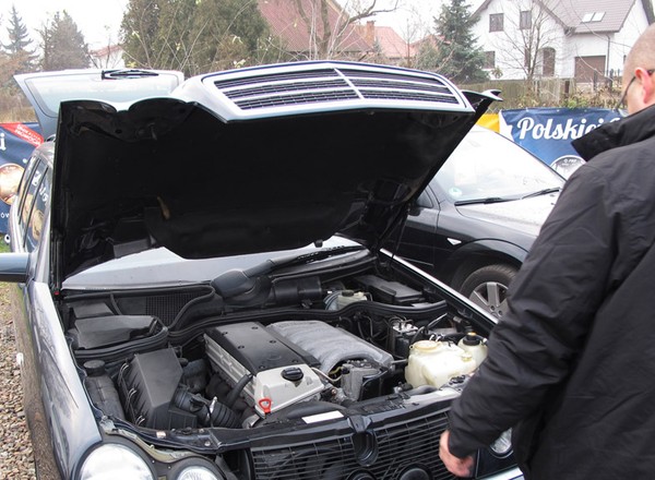 Kupno Mercedesa W210: zobacz, jak nie wejść na minę