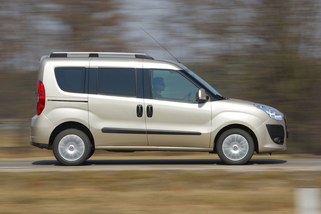 Fiat Doblo: Szminkowany van