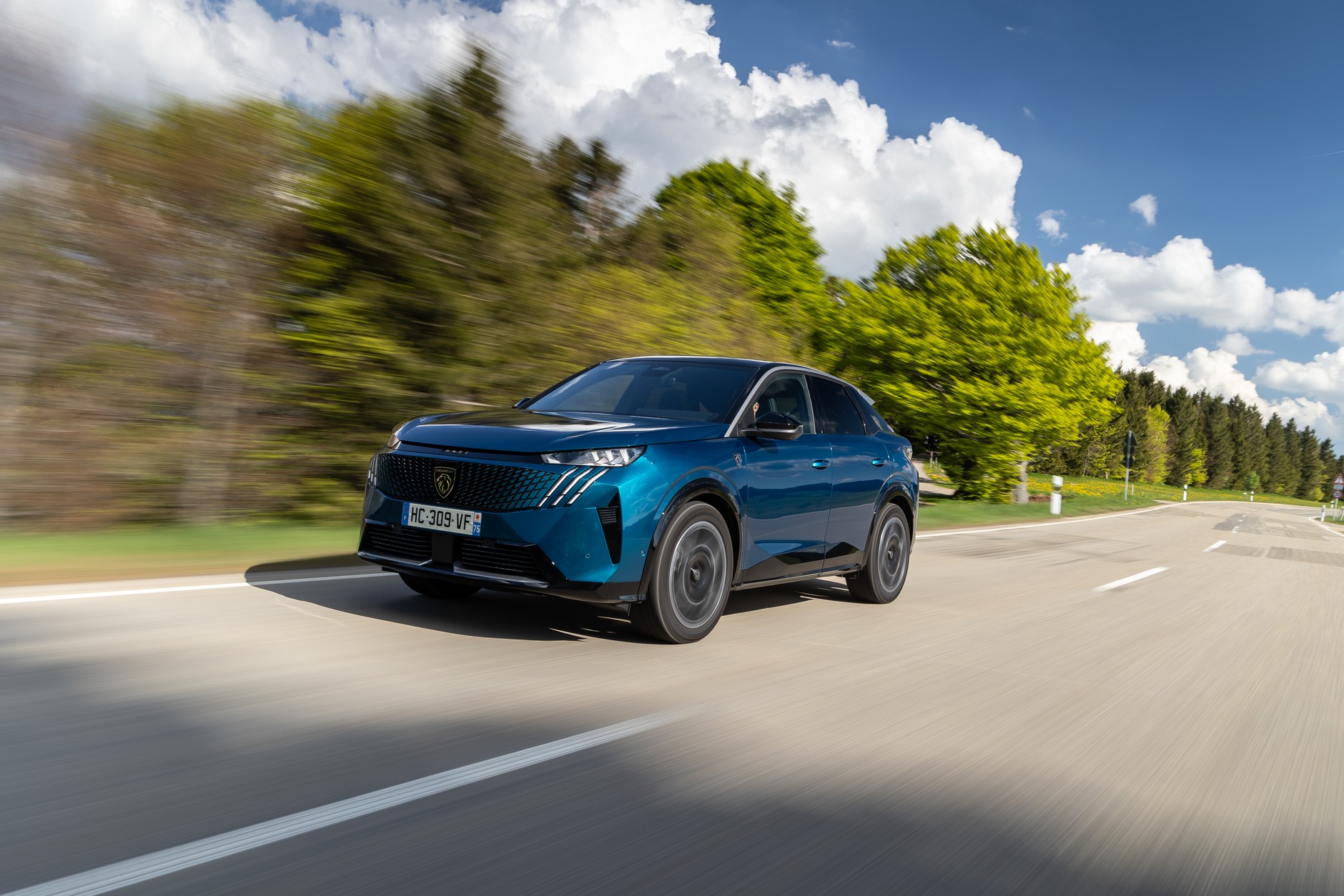 Peugeot E-3008 325 Dual Motor