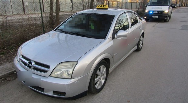 Taxi na łysych oponach i bez przeglądu - zakaz dalszej jazdy i wysoka kara po kontroli ITD