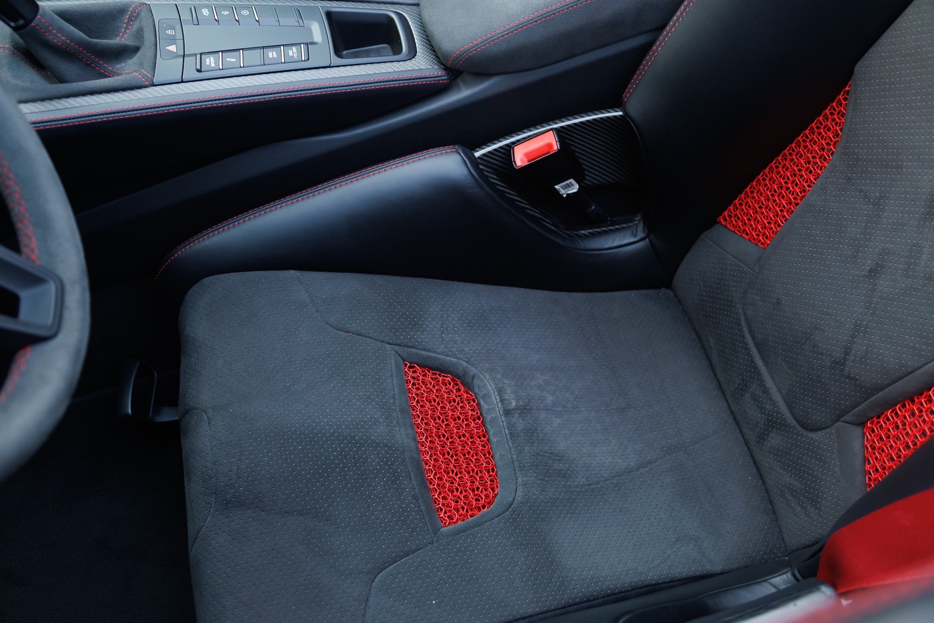 2025 porsche 718 Spyder RS