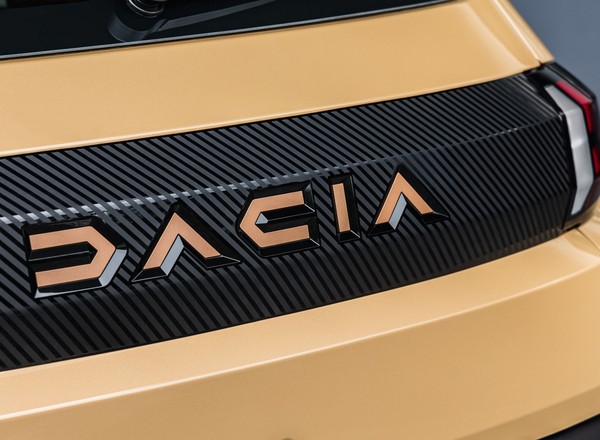 Szef Dacii z dramatycznym apelem do Unii Europejskiej. "Dajcie nam produkować tanie auta!"