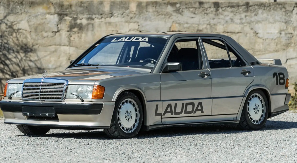 Oto najdroższy Baby Benz na świecie. Jeździł nim Niki Lauda. Teraz jest do kupienia