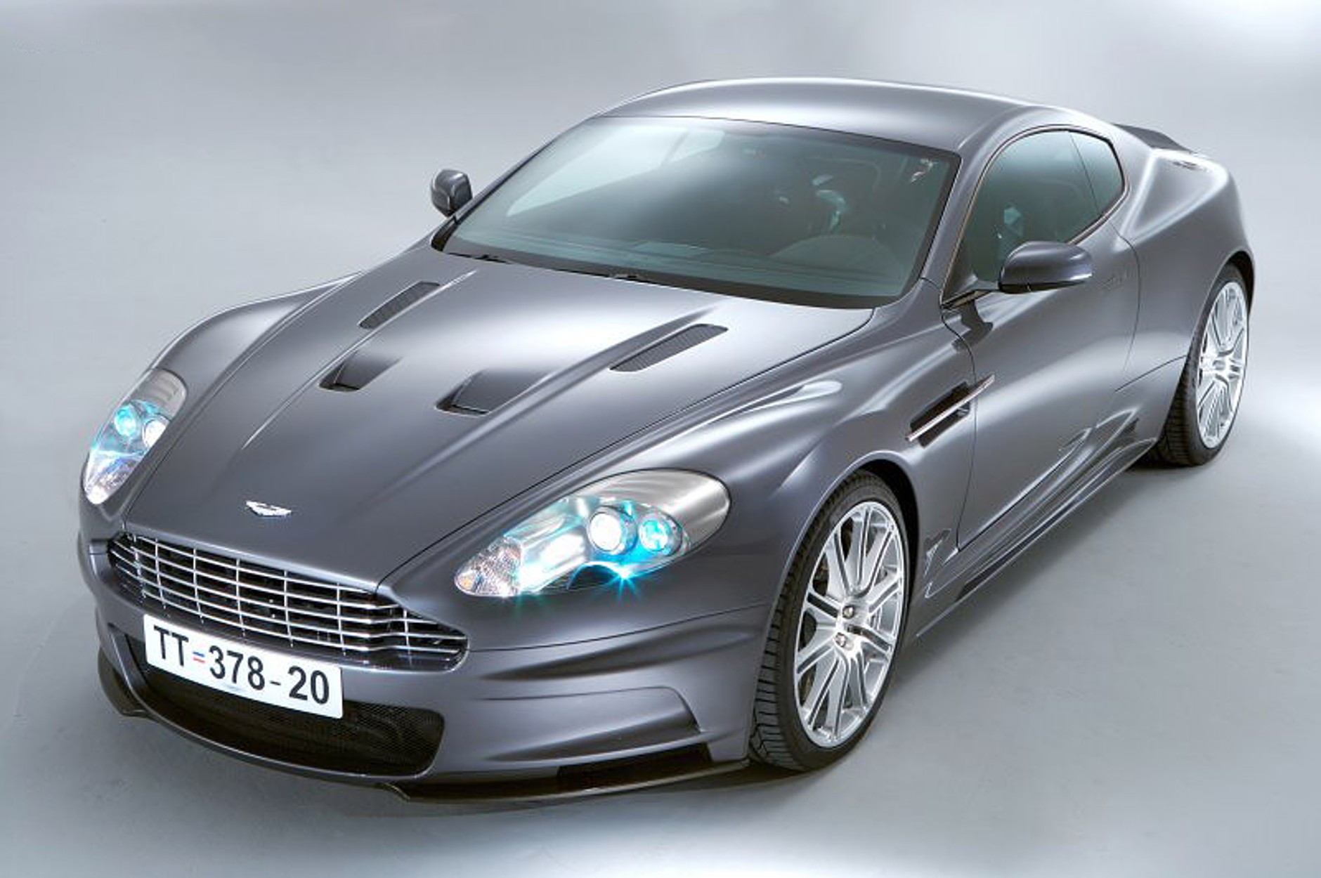 Aston Martin DBS – teoria spisku