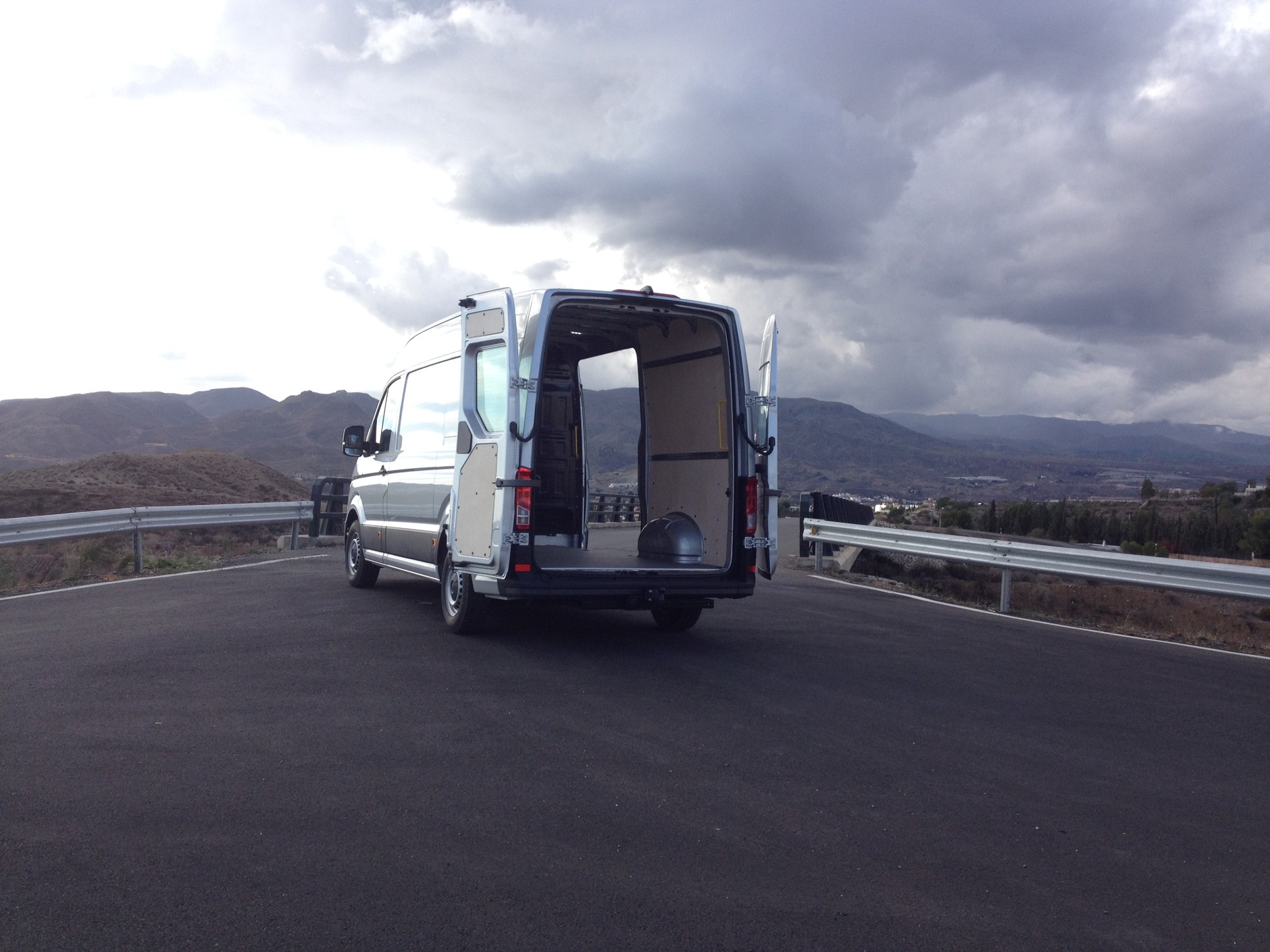 Nowy Volkswagen Crafter. Dostawczak naszpikowany elektroniką.