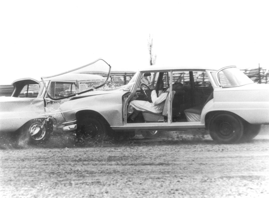60 lat testów zderzeniowych Mercedes-Benz