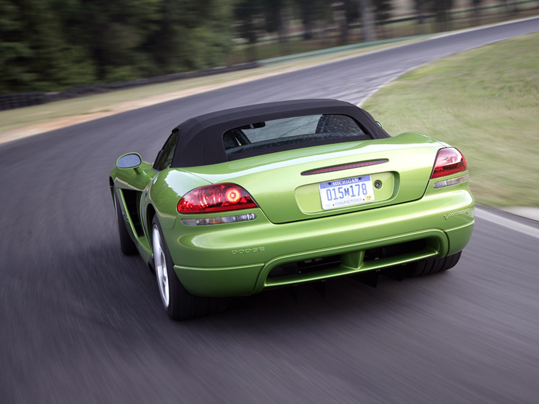 Dodge Viper SRT10 nie zamierza zejść ze sceny