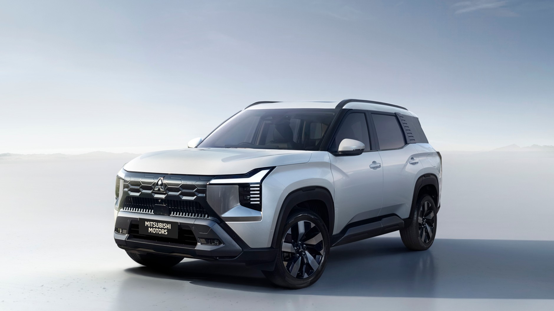 Mitsubishi Destinator, czyli 7-osobowy SUV na rynki azjatyckie