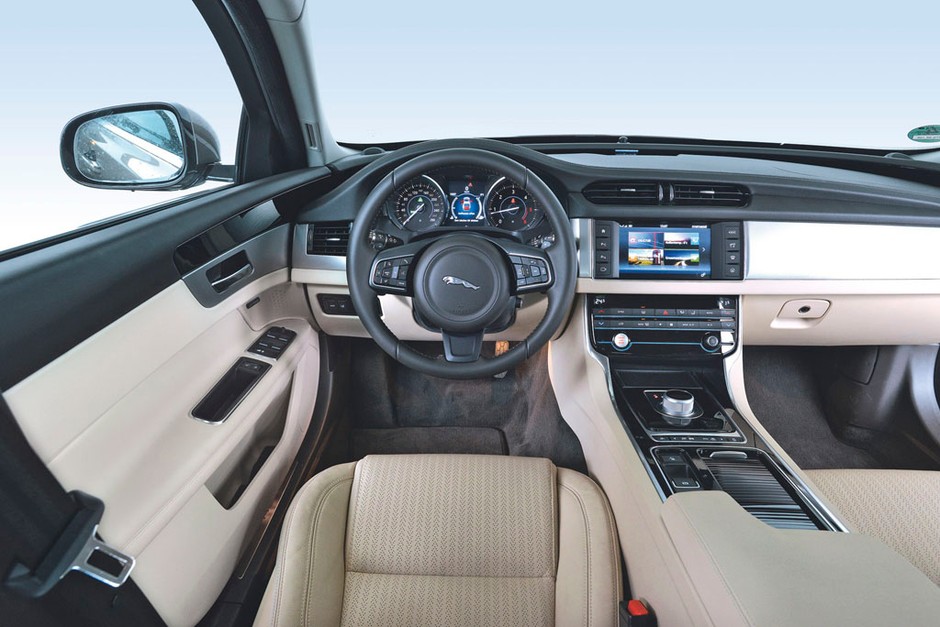 Jaguar XF