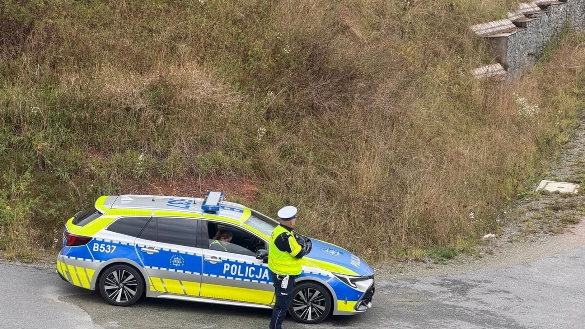 Dron nad przejazdami kolejowymi. "Bezpieczny przejazd kolejowy”