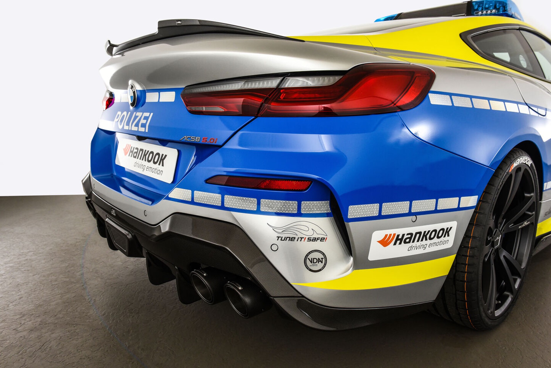 Policyjne BMW M850i AC Schnitzer