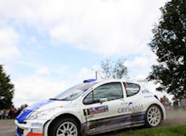 Rajd Rzeszowski 2009: Grzegorz Grzyb nie dał rywalom żadnych szans (relacja z I etapu)