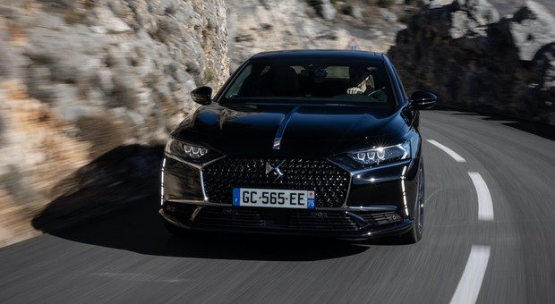 DS 9 E-Tense z hybrydami plug-in - prestiżowo i ekologicznie