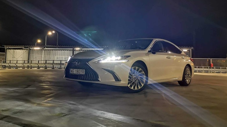 Lexus ES