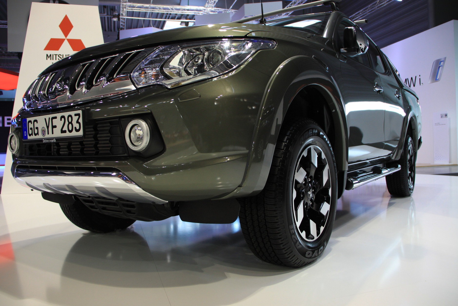 Mitsubishi L200 (Poznań 2015)