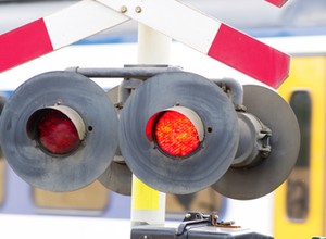 Wypadek karetki pogotowia na przejeździe w Puszczykowie. Sąd wydał wyrok