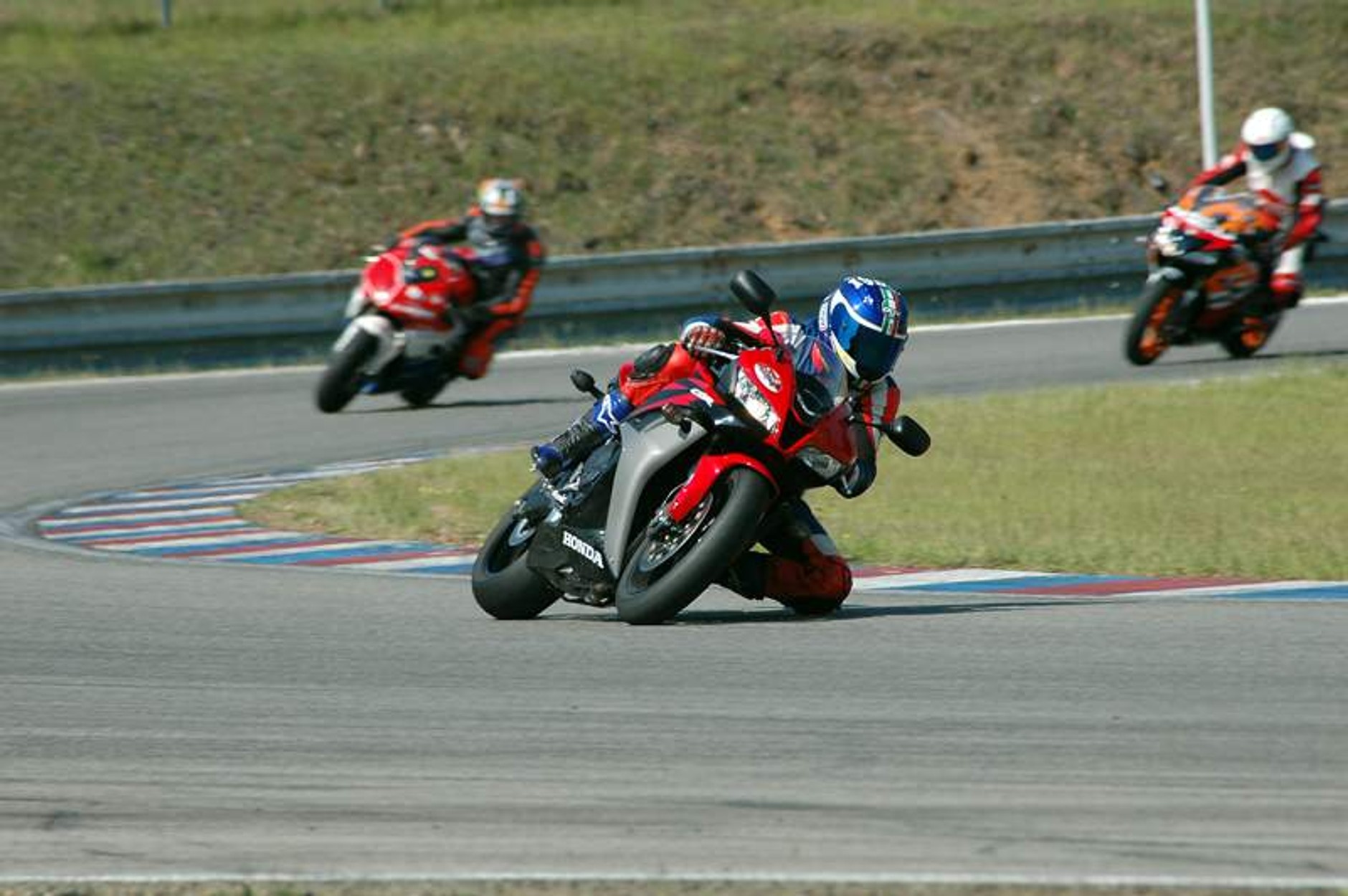 Supermoto Honda Days: nowy CBR600RR na torze