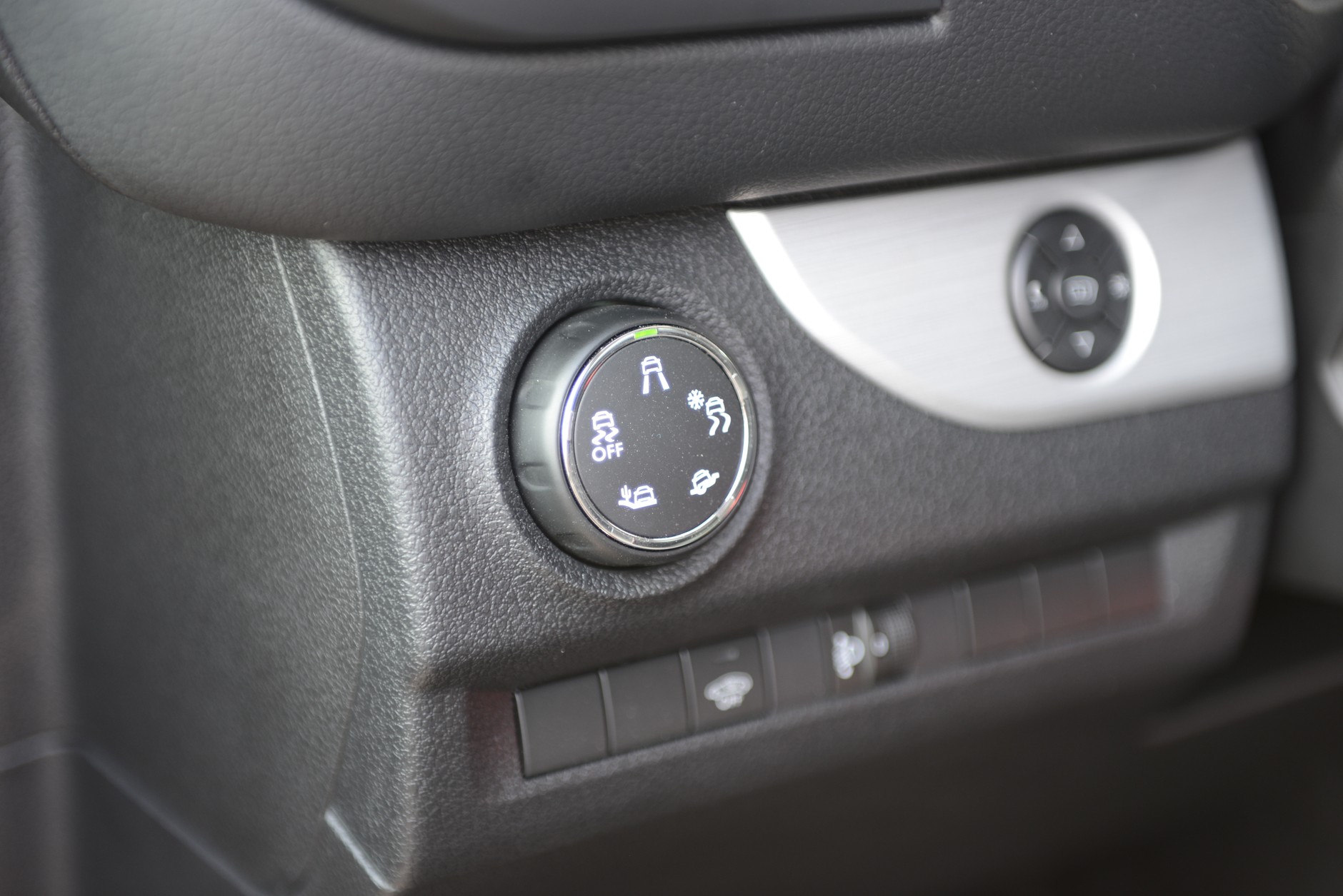 Peugeot Traveller i Toyota Proace