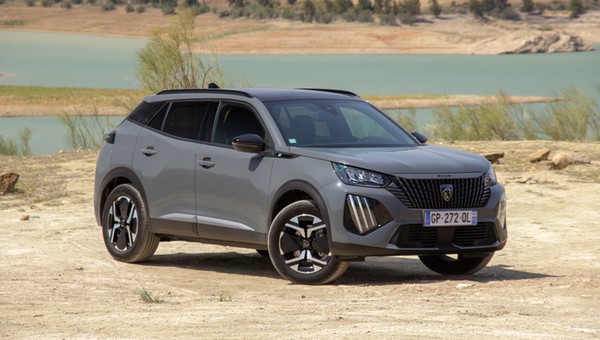Nowy Peugeot 2008 i spółka. Odświeżona gama i nowy kokpit. I-Cockpit