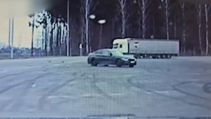 Policjanci przyłapali kierowcę BMW na gorącym uczynku. Driftował na MOP-ie przy S7