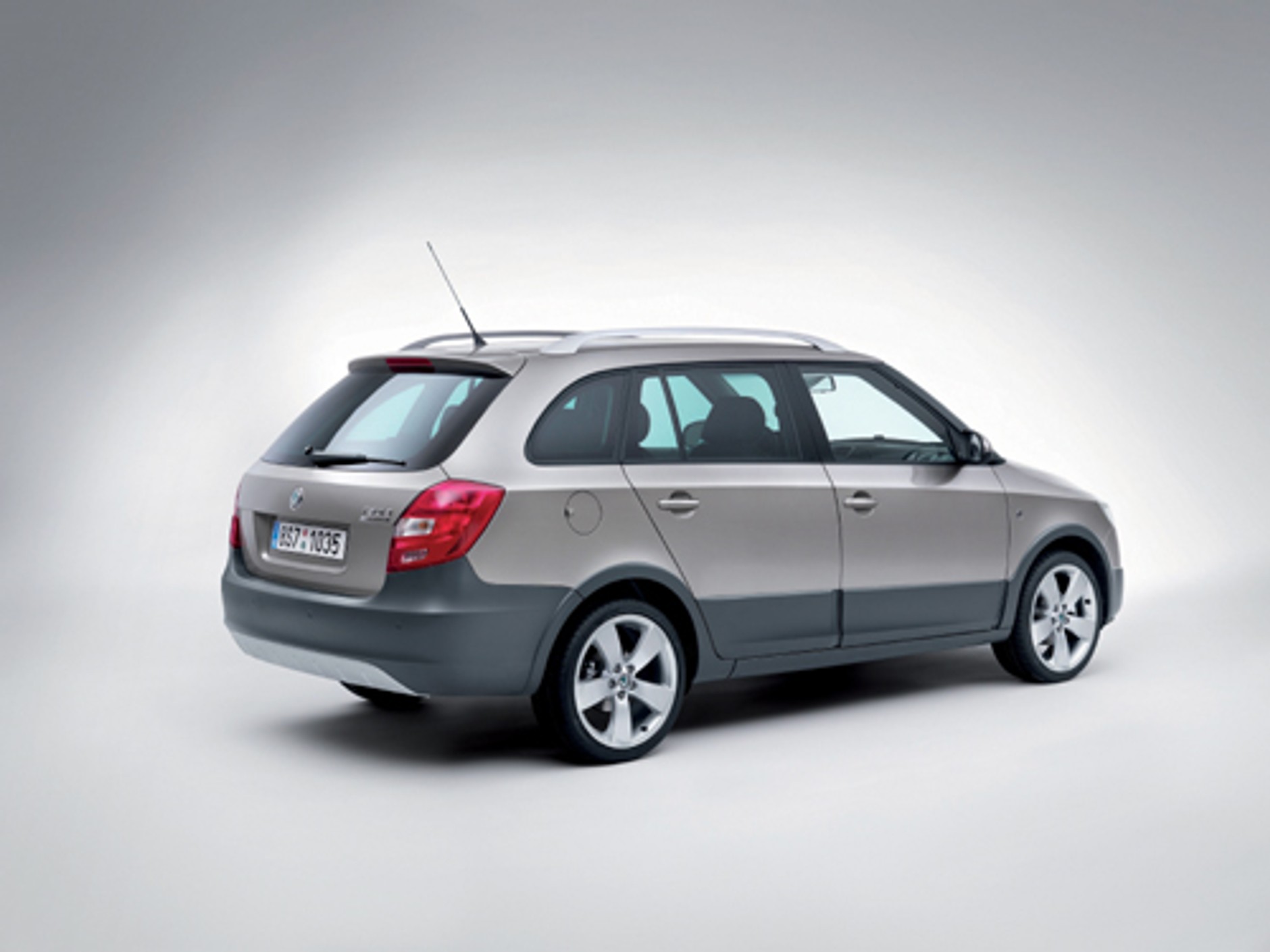 Skoda Fabia Scout - Kombi w terenowym ubranku