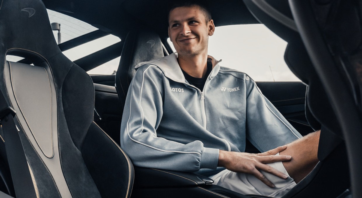 Hubert Hurkacz przetestował kolejnego McLarena. Jest nagranie z Monako