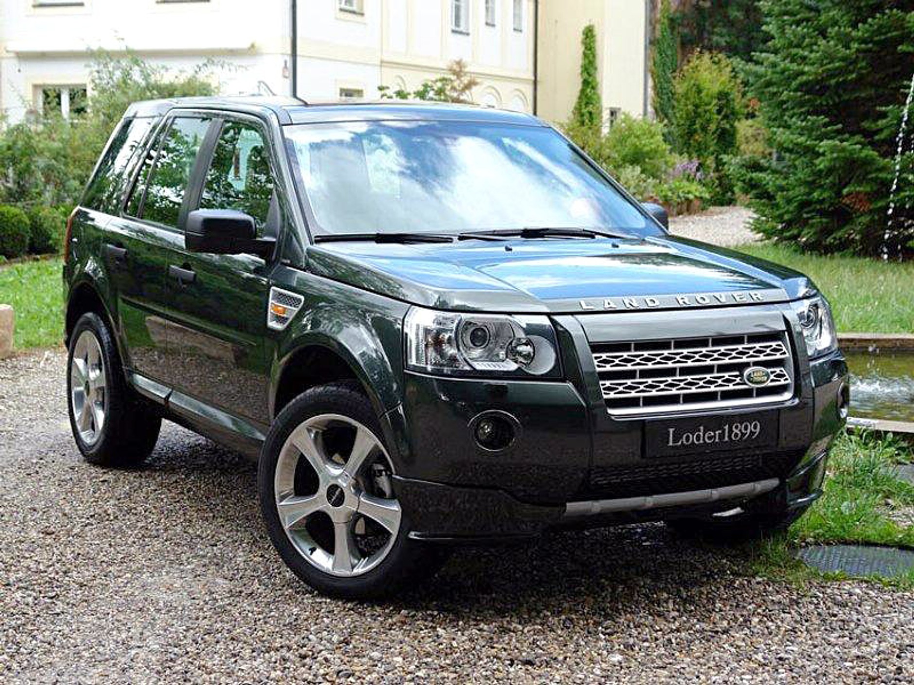 Loder1899 Freelander 2: bawarski zestaw dla brytyjskiego SUV-a