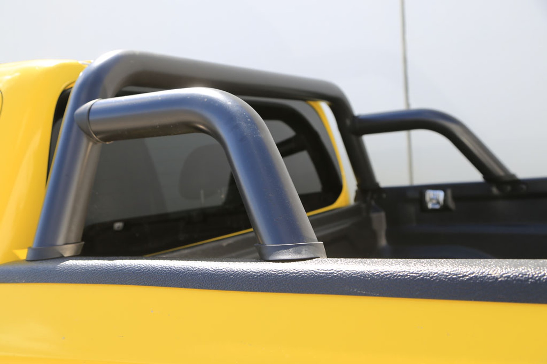 Mitsubishi L200 Monster - potwornie pracowity