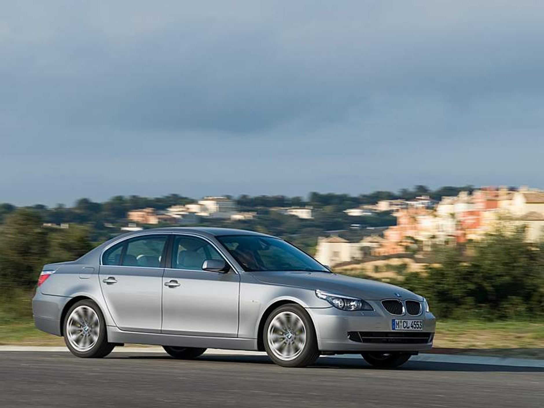 BMW 5: facelifting na półmetku (video)