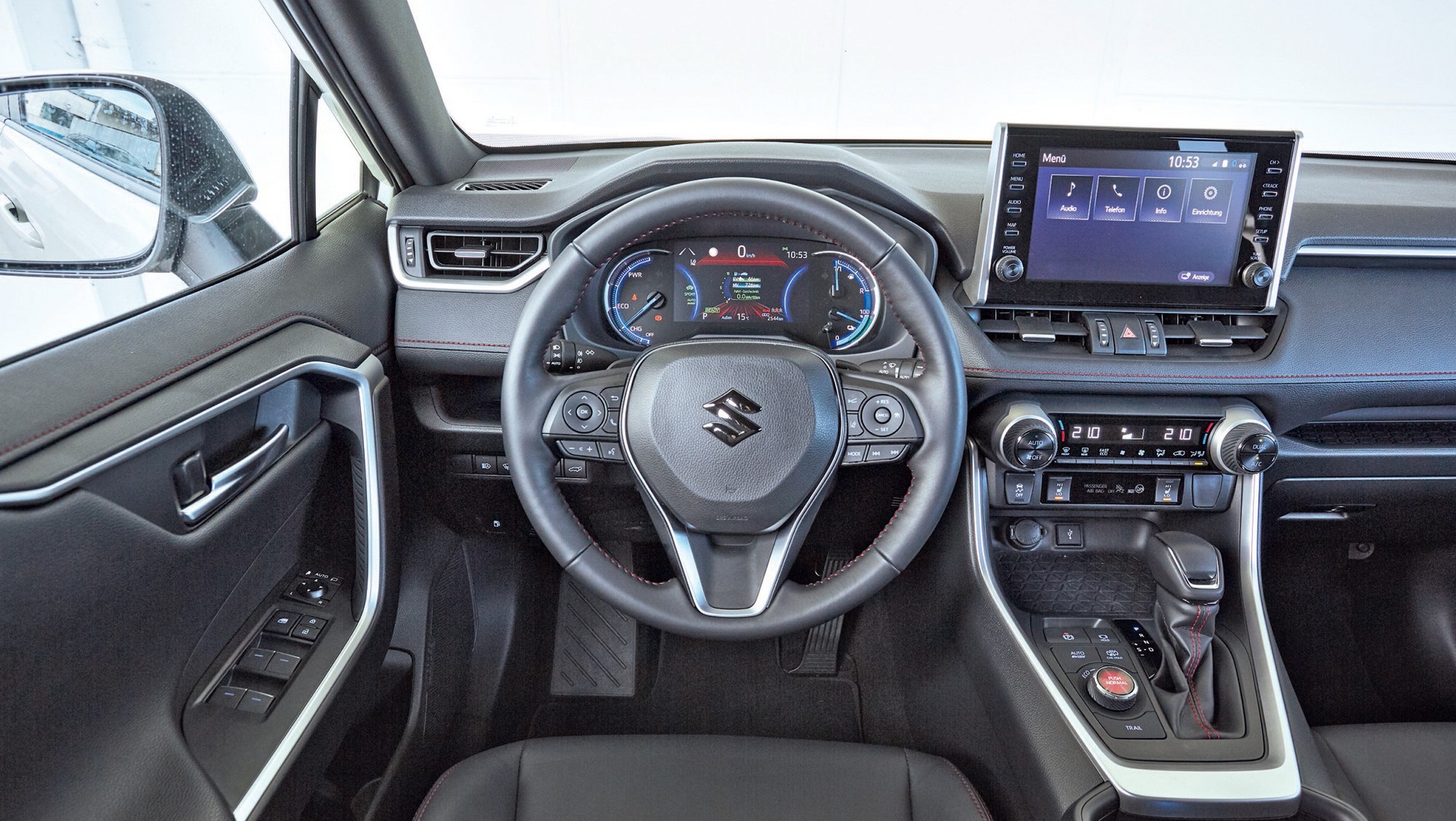 Suzuki Across 2.5 Plug-In Hybrid - kokpit