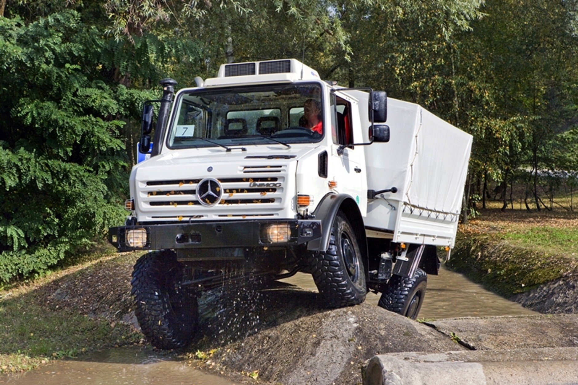 Mercedes Unimog to najlepsza terenówka świata