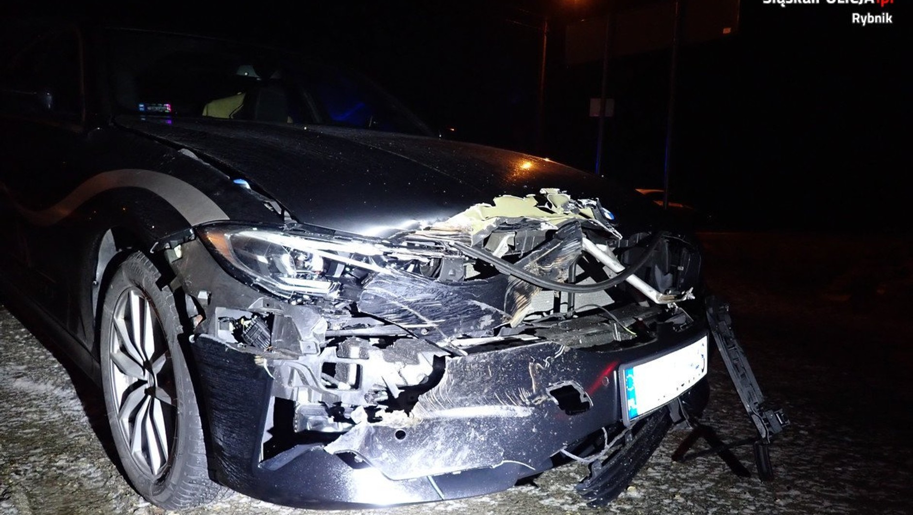 Front BMW serii 3 po starciu z pociągiem