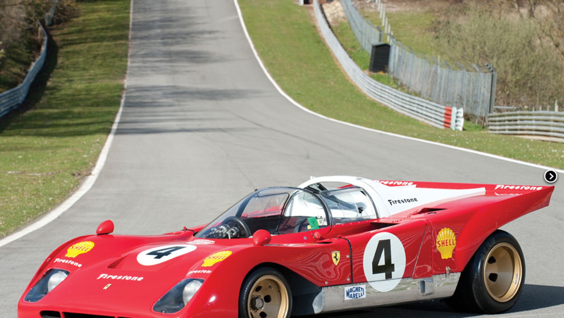 Ferrari Dino 206 S Spider z 1967 roku wylicytowano za 2 072 000 euro (8,7 mln. zł).