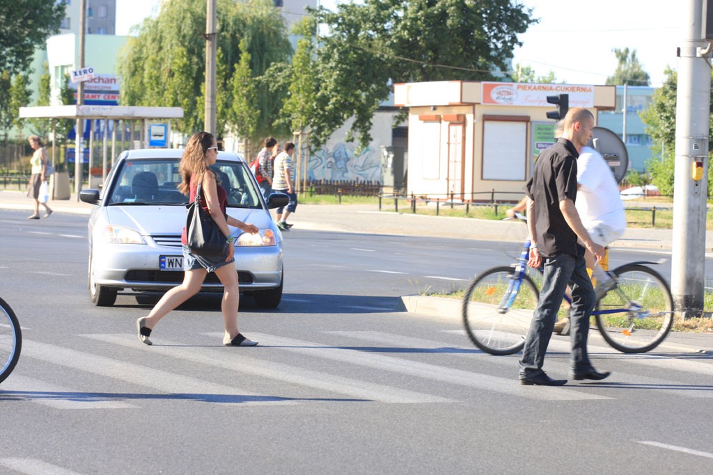 Uwaga! Pieszy na drodze