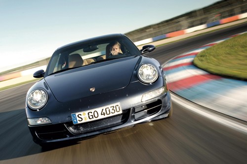 Audi R8 i Porsche 911 Carrera - Legenda czy młody gniewny?