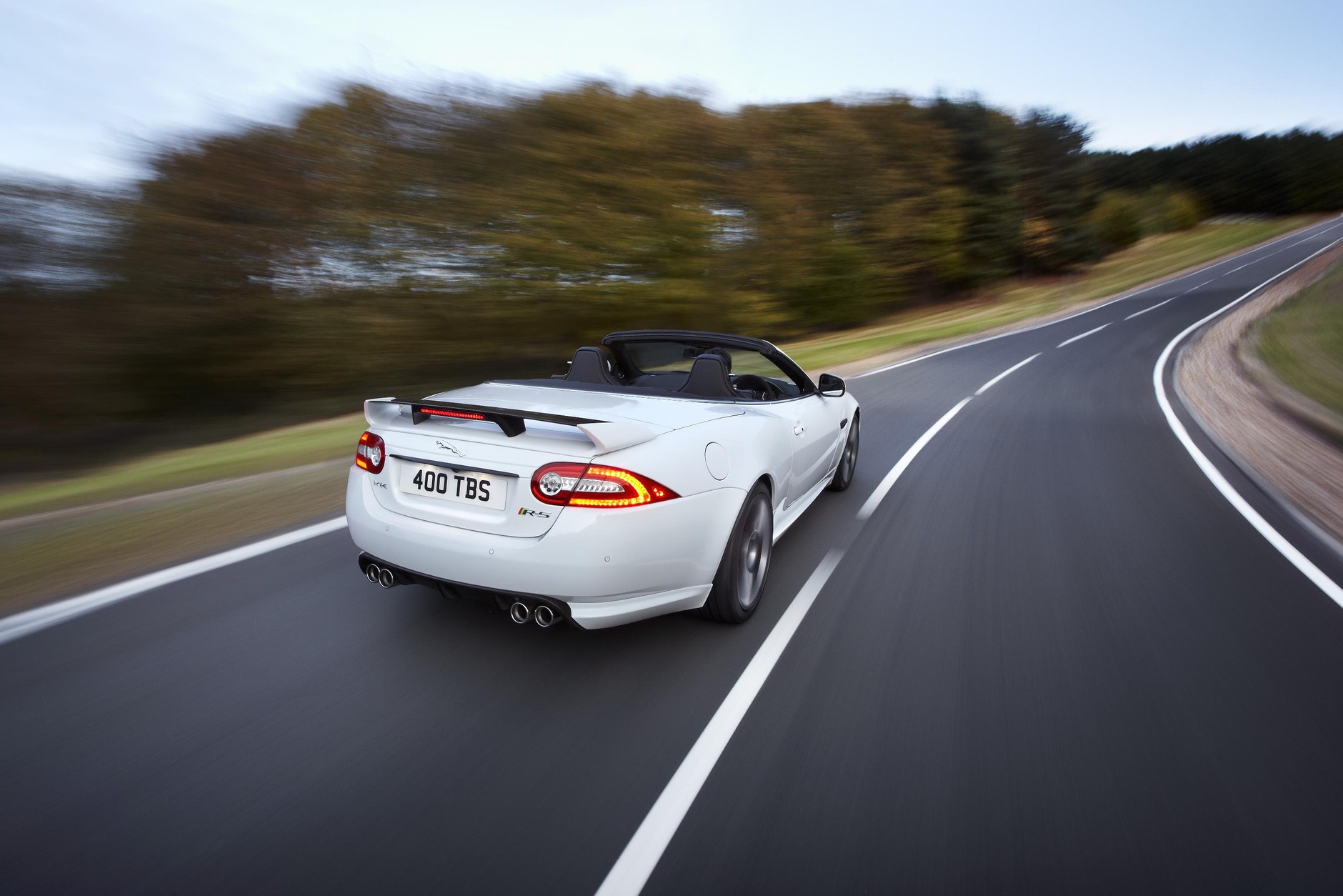 Jaguar XKR-S: drapieżne kabrio