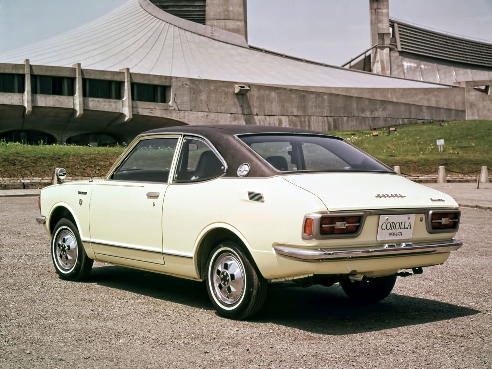 Toyota świętuje 50-lecie Corolli na rajdzie aut zabytkowych The Great Race