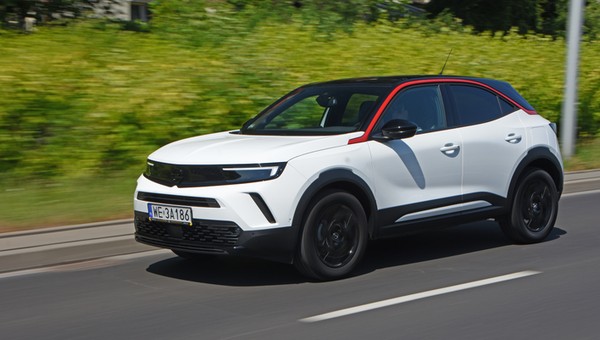 W Oplach Mokka niska temperatura może zablokować przednią wycieraczkę