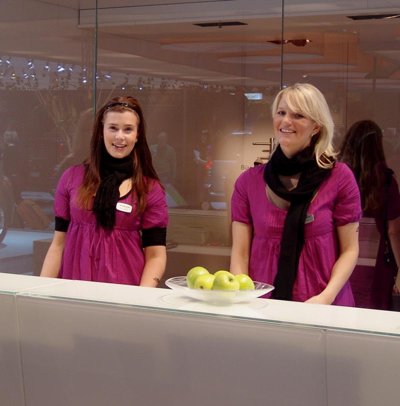 AMI/AMITEC 2008: dziewczyny i samochody