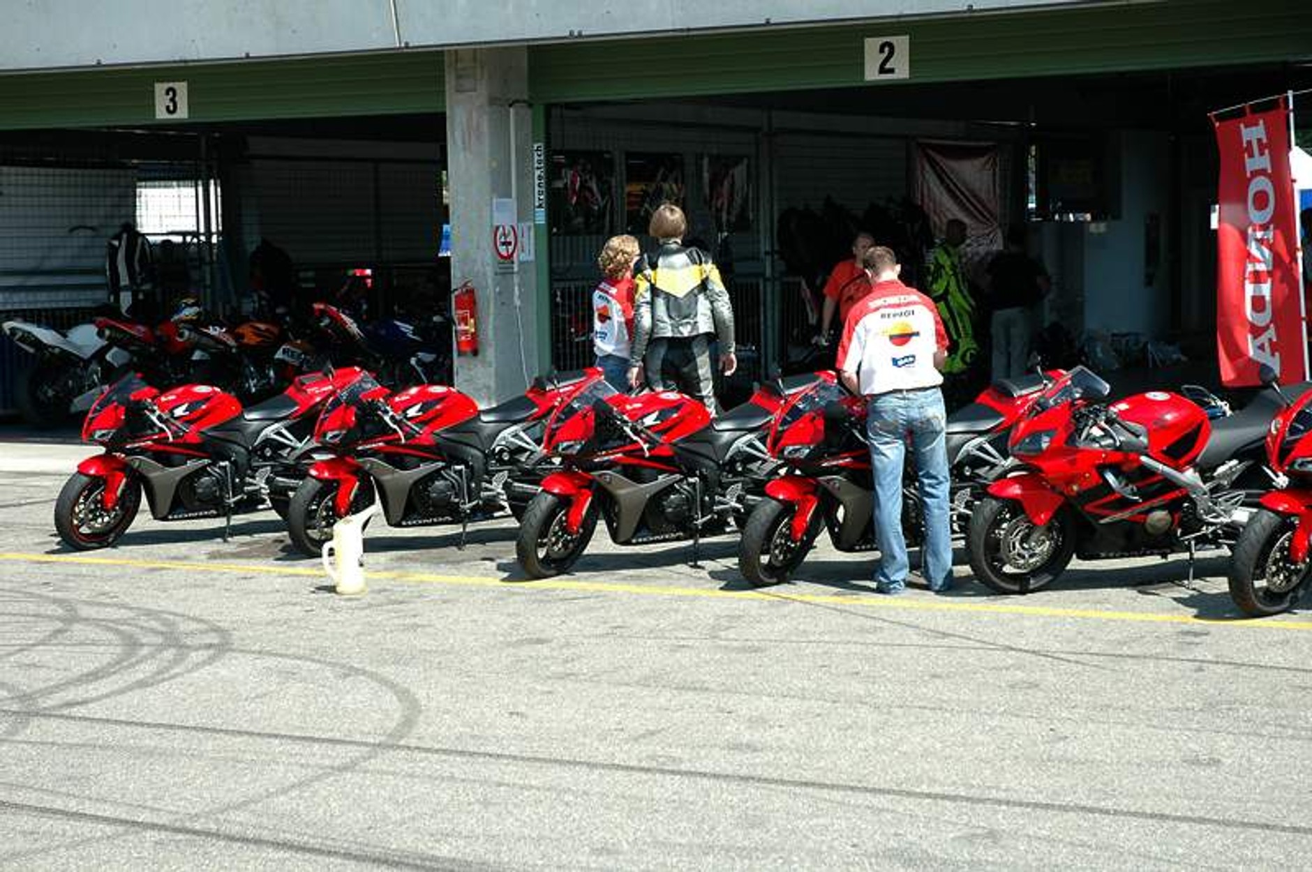 Supermoto Honda Days: nowy CBR600RR na torze