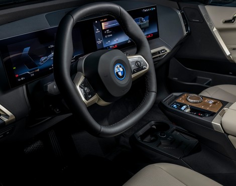 BMW iX