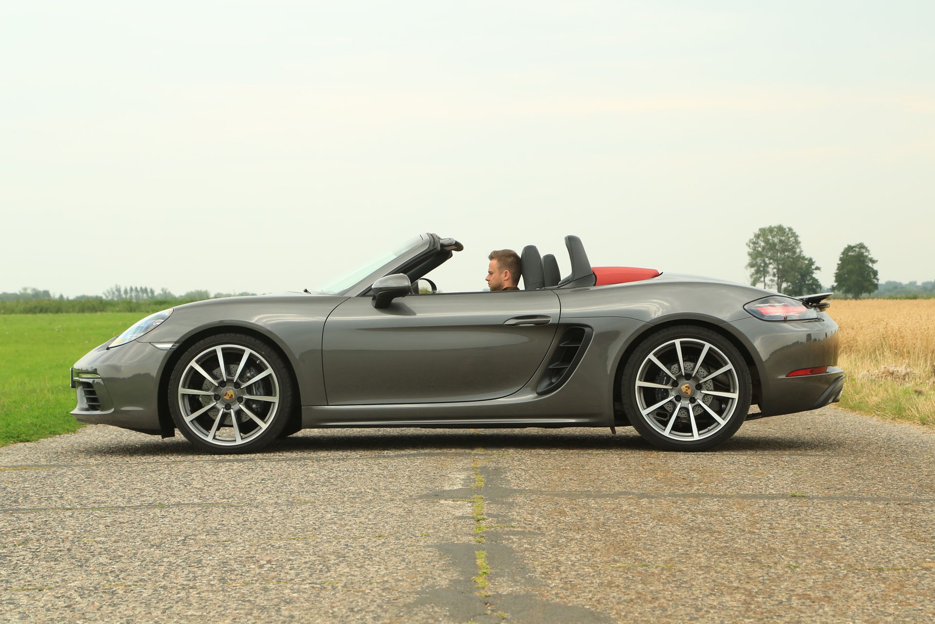 Porsche 718 Boxster - mniej, ale też i więcej!