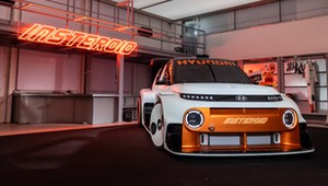 Hyundai podał sterydy Insterowi. Tak powstał INSTEROID. Ma tryb DRIFT