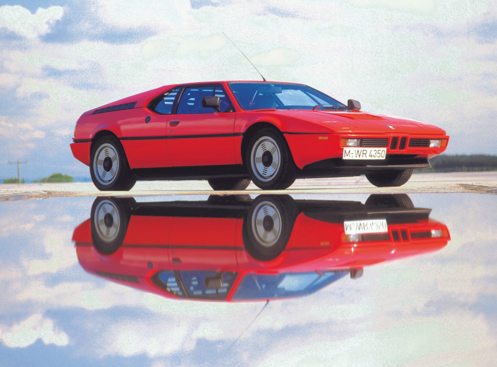 BMW M1 (E26): supersamochód BMW M