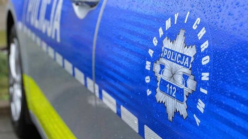Policjant po służbie zauważył niebezpiecznie manewry. Zatrzymał nietrzeźwego kierowcę Alfy